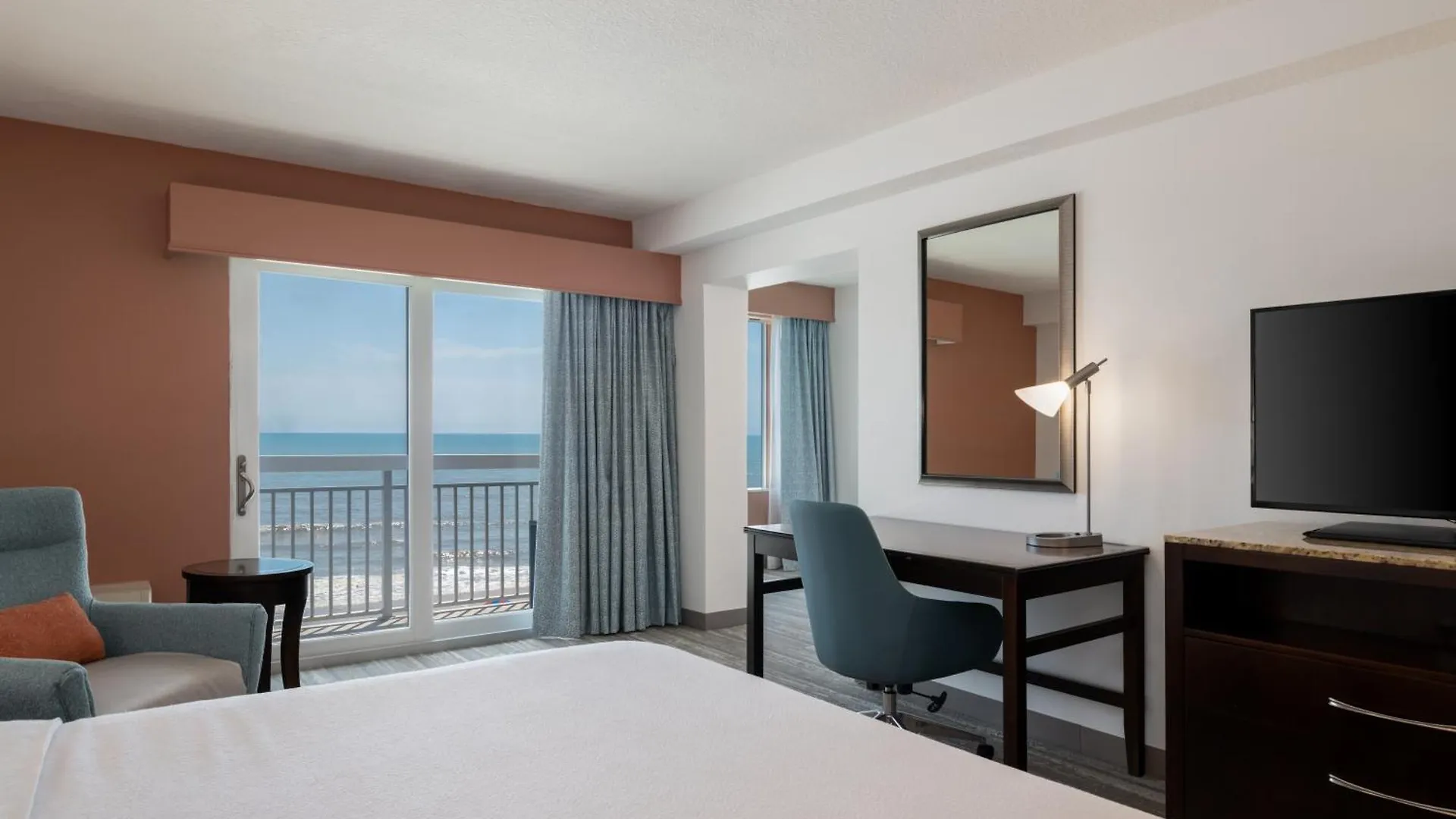 Hilton Garden Inn Daytona Beach Oceanfront 3*,